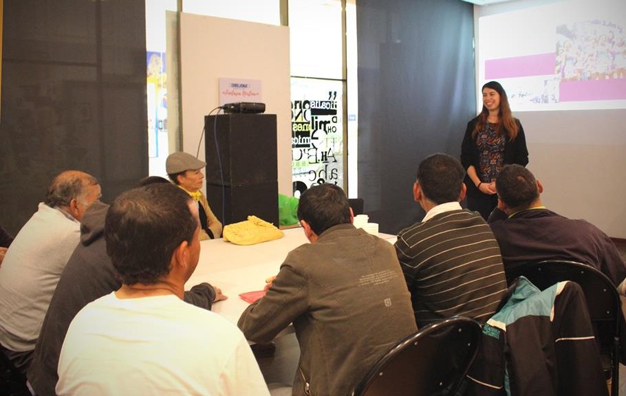 Photo of Participantes del programa BiblioCalle en clases de cuentacuentos